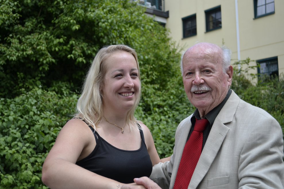 Mann und Frau tanzen